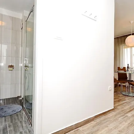 Apartment M&a *